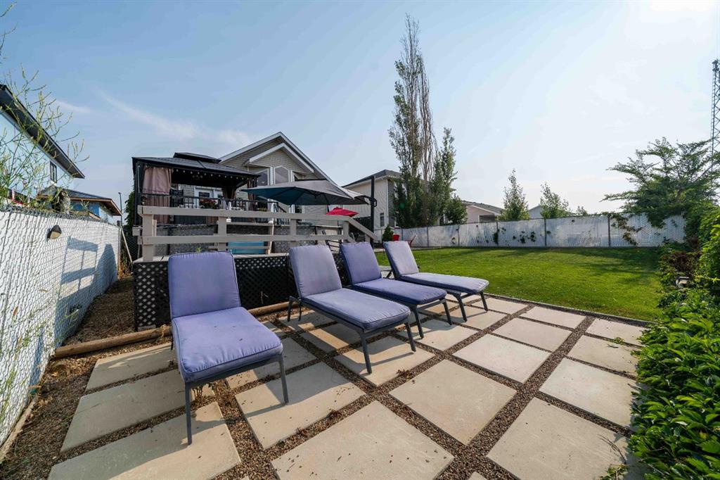 110 Redcliff Way SW