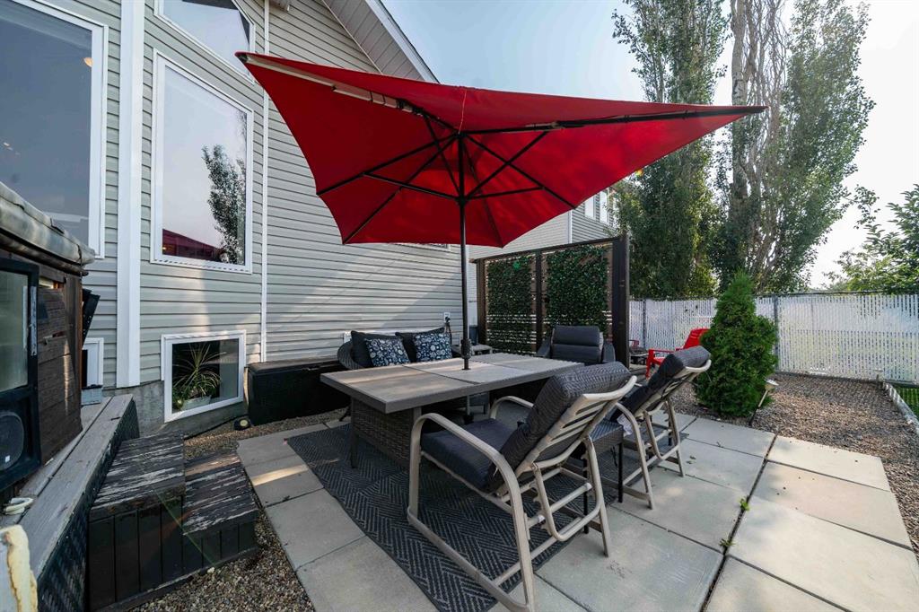 110 Redcliff Way SW