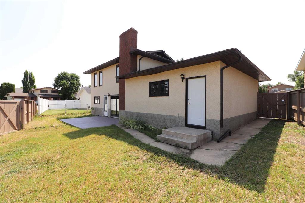 8 Begonia Court SE