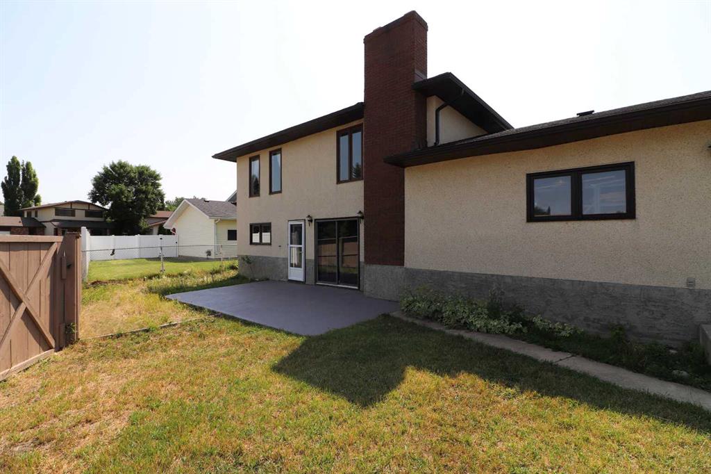 8 Begonia Court SE