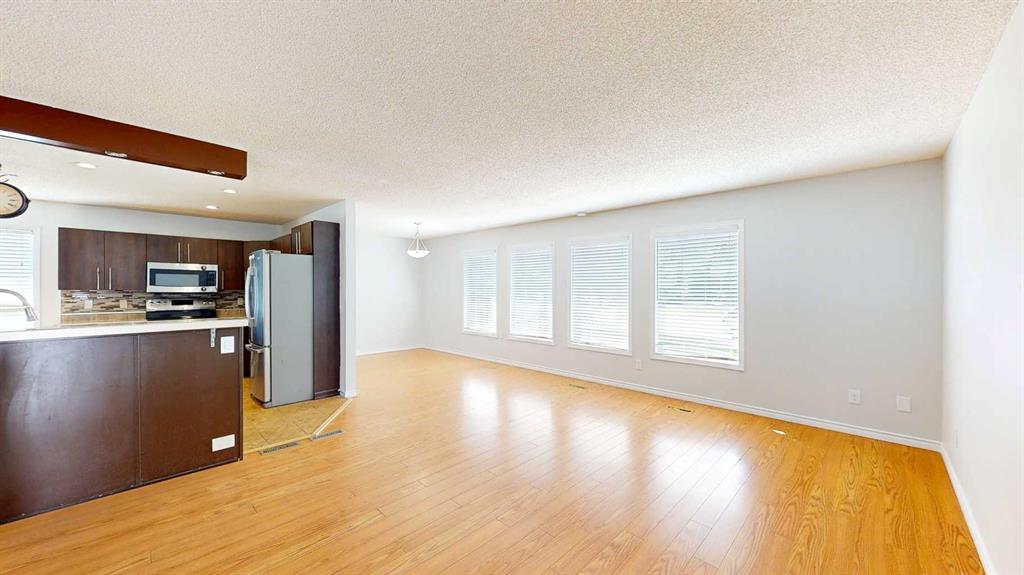 8 Begonia Court SE