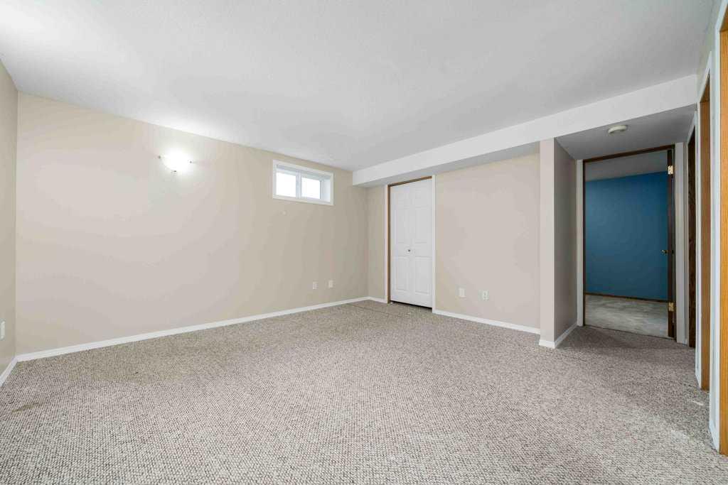 83 Stapeford Crescent SE