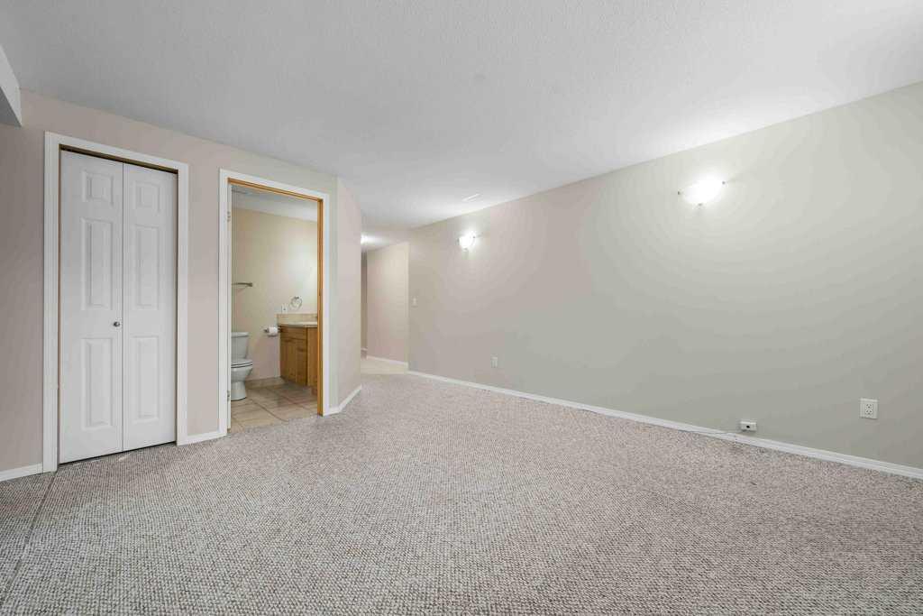 83 Stapeford Crescent SE