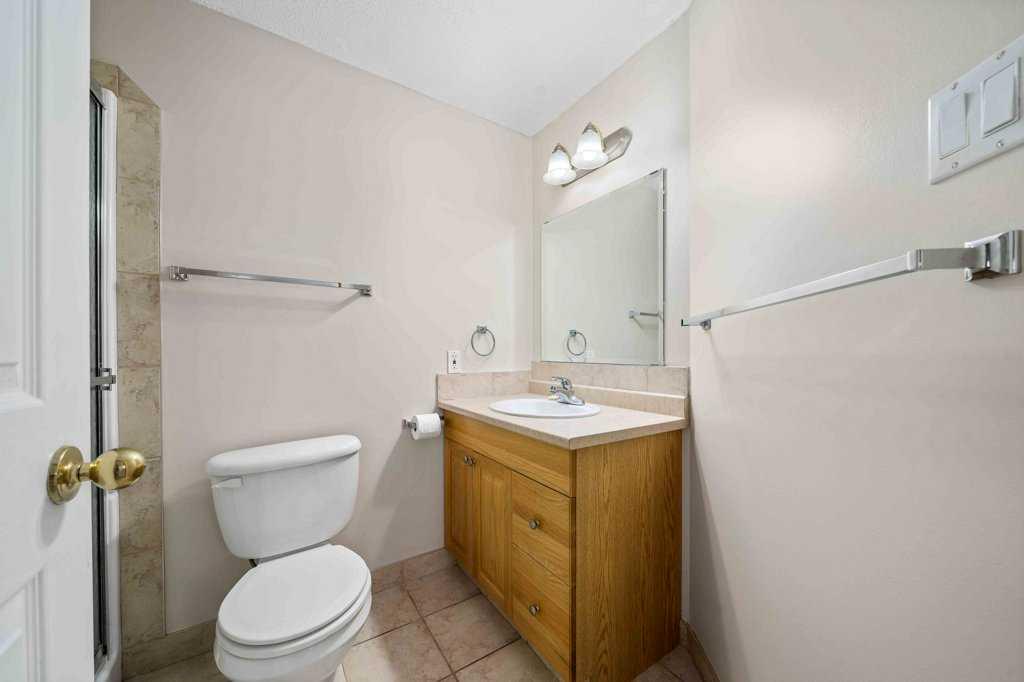 83 Stapeford Crescent SE