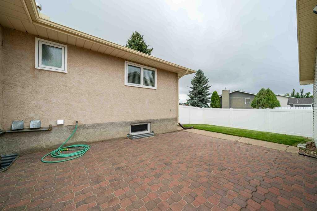 83 Stapeford Crescent SE