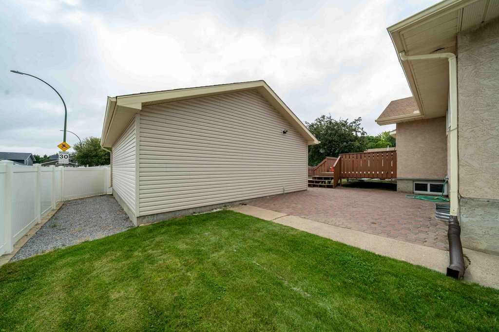 83 Stapeford Crescent SE