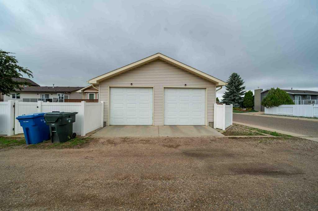 83 Stapeford Crescent SE