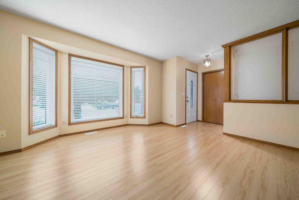 83 Stapeford Crescent SE