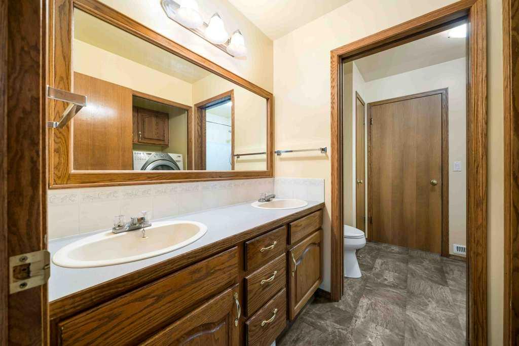 83 Stapeford Crescent SE