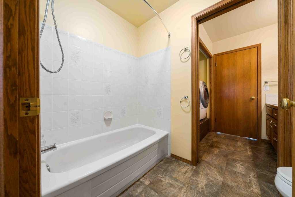 83 Stapeford Crescent SE