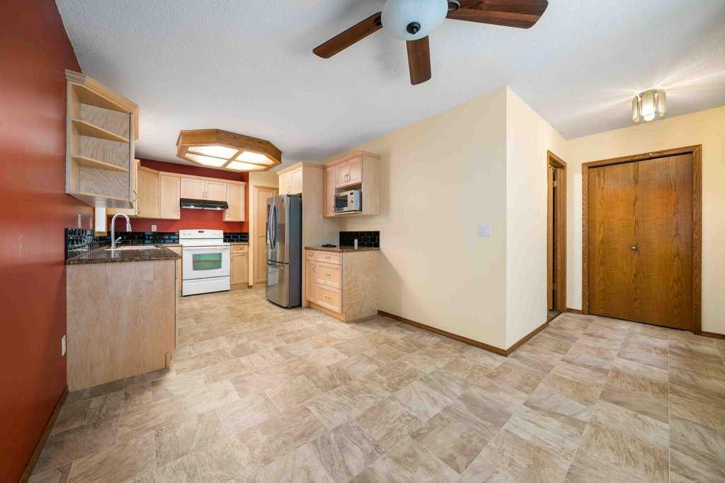 83 Stapeford Crescent SE