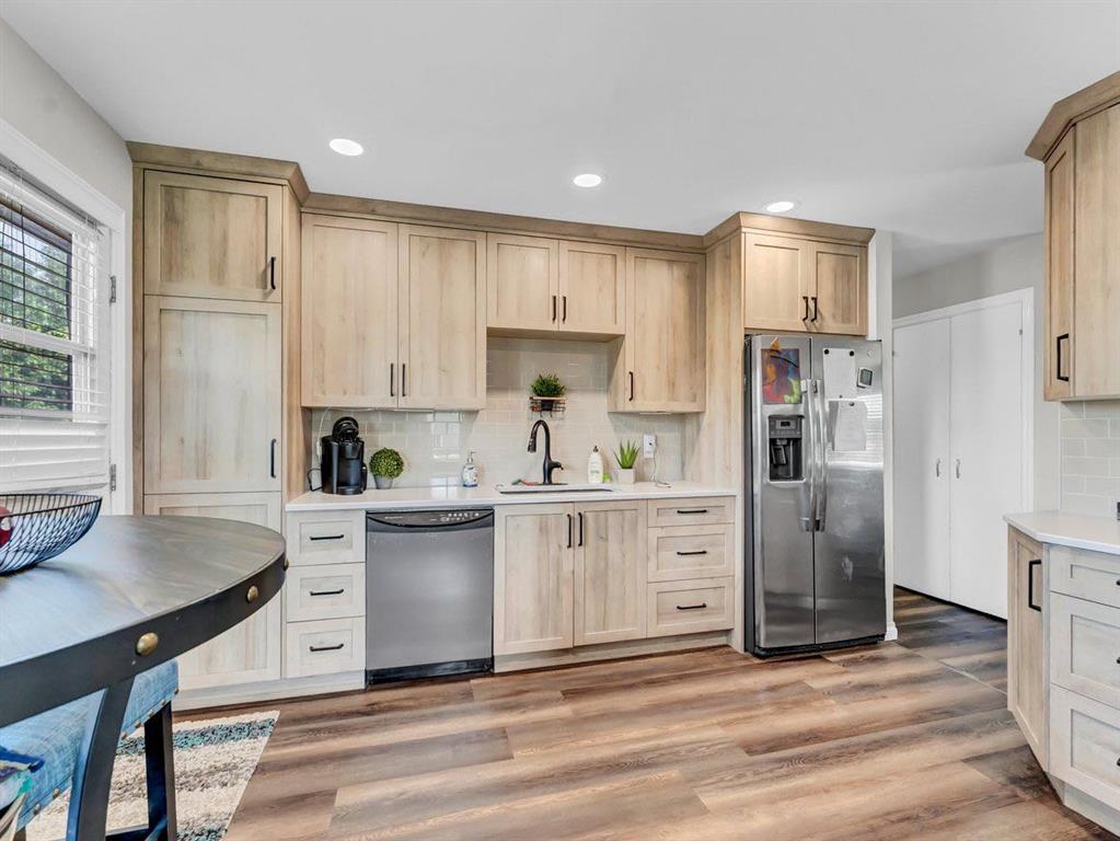 160 Sprague Way SE