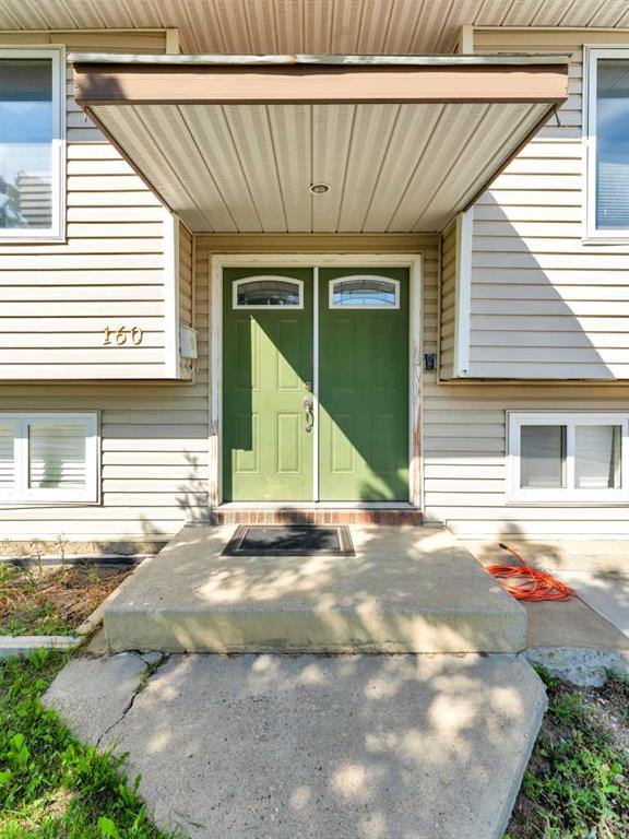 160 Sprague Way SE