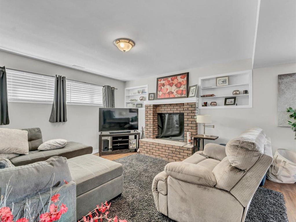 160 Sprague Way SE