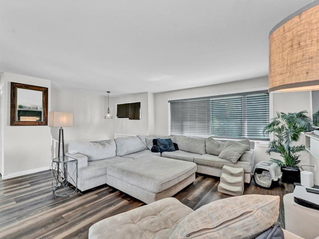160 Sprague Way SE