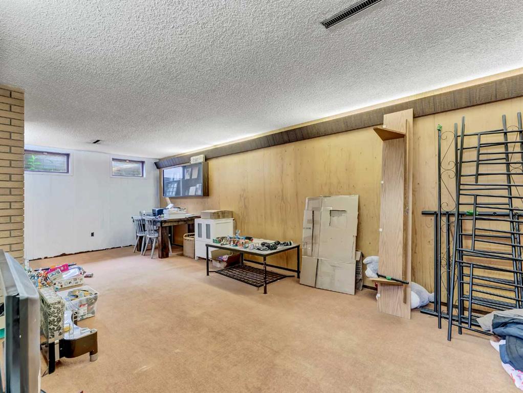 164 Muir Crescent NW