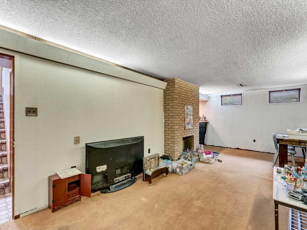 164 Muir Crescent NW