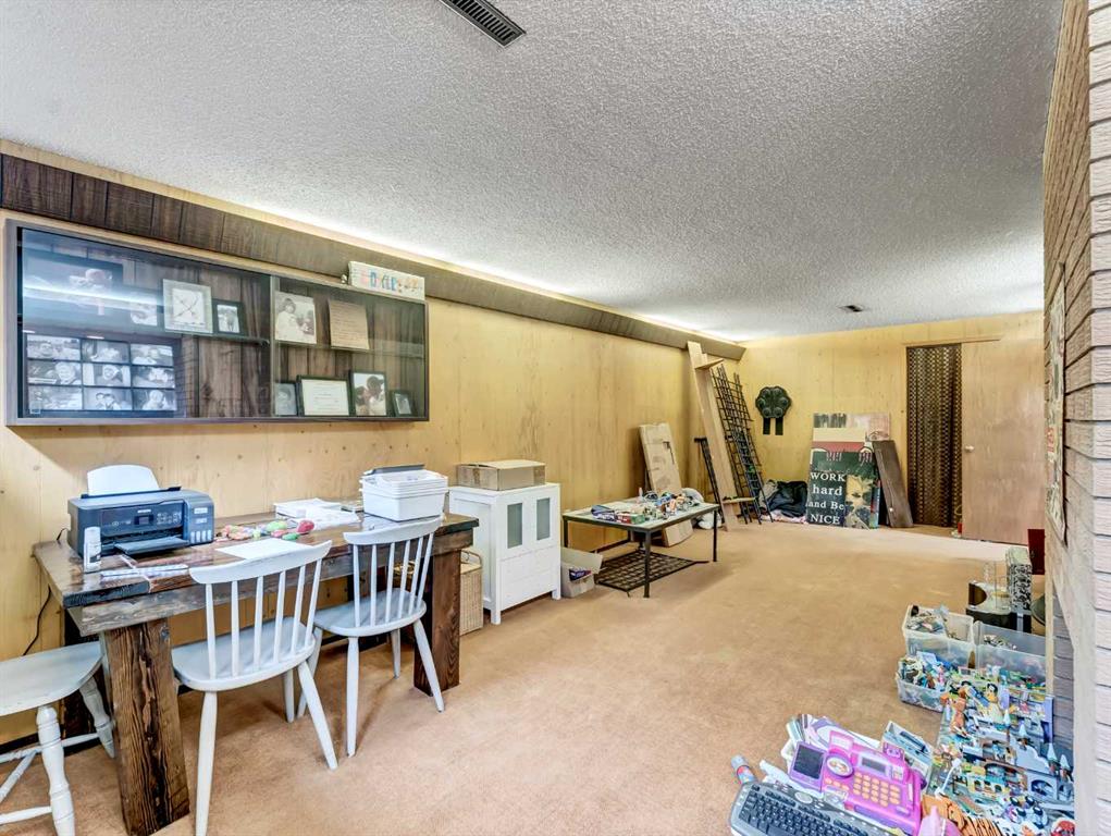 164 Muir Crescent NW