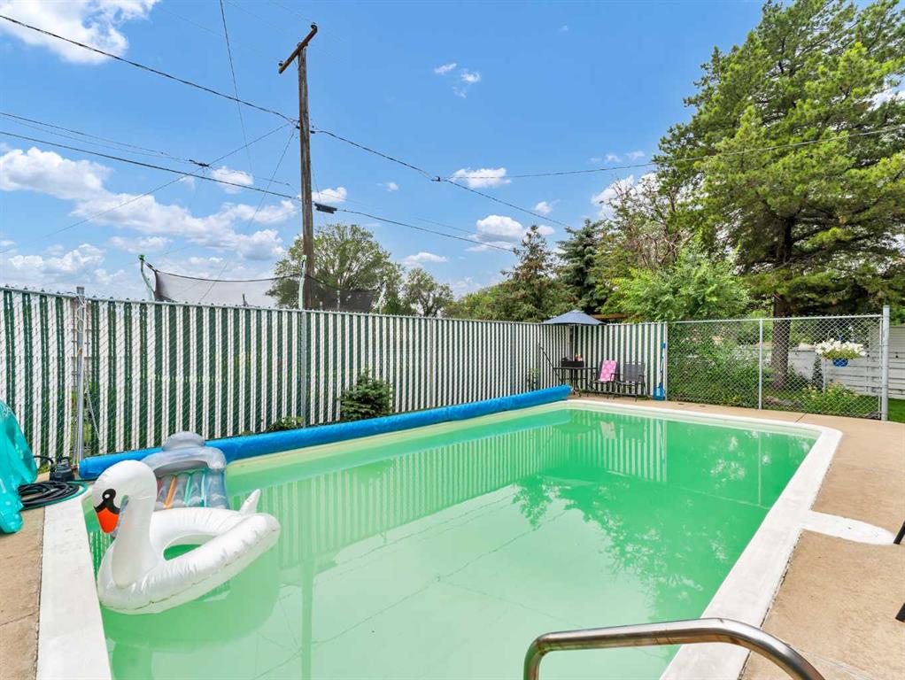 164 Muir Crescent NW