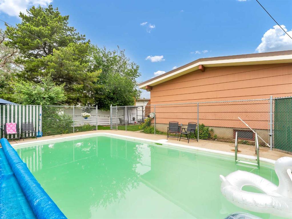 164 Muir Crescent NW