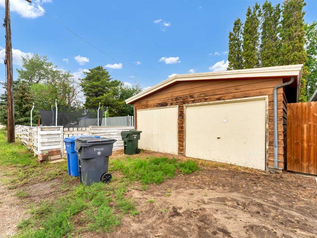 164 Muir Crescent NW