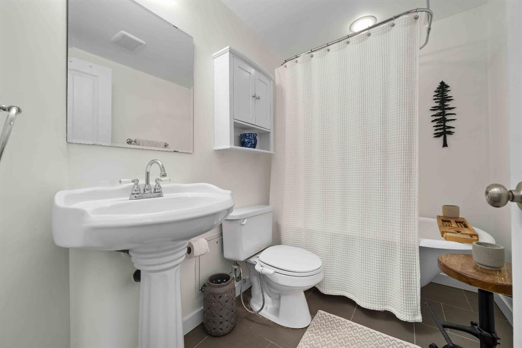 #102 371 Aberdeen  SE