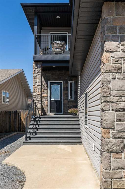 84 Terrace View NE