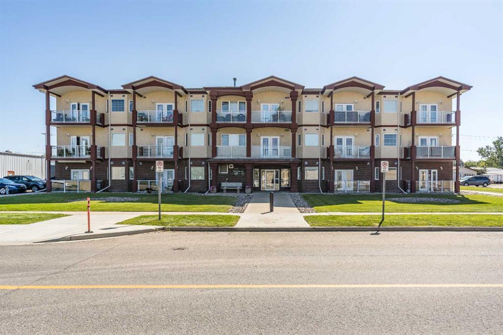 #209 105 Main Street S