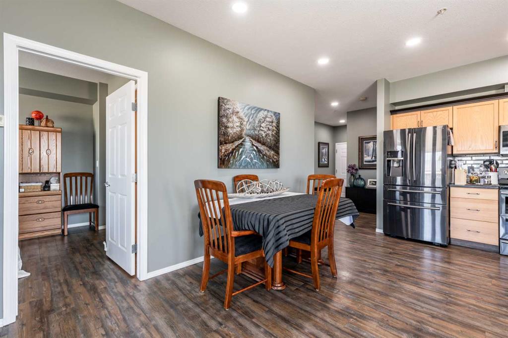 #209 105 Main Street S