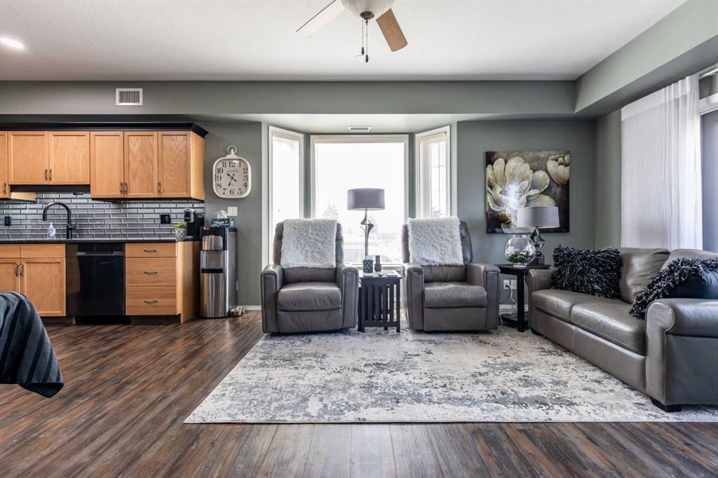 #209 105 Main Street S
