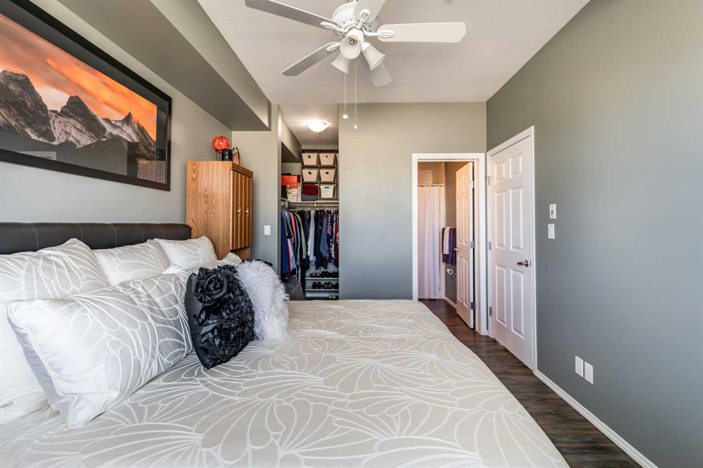 #209 105 Main Street S