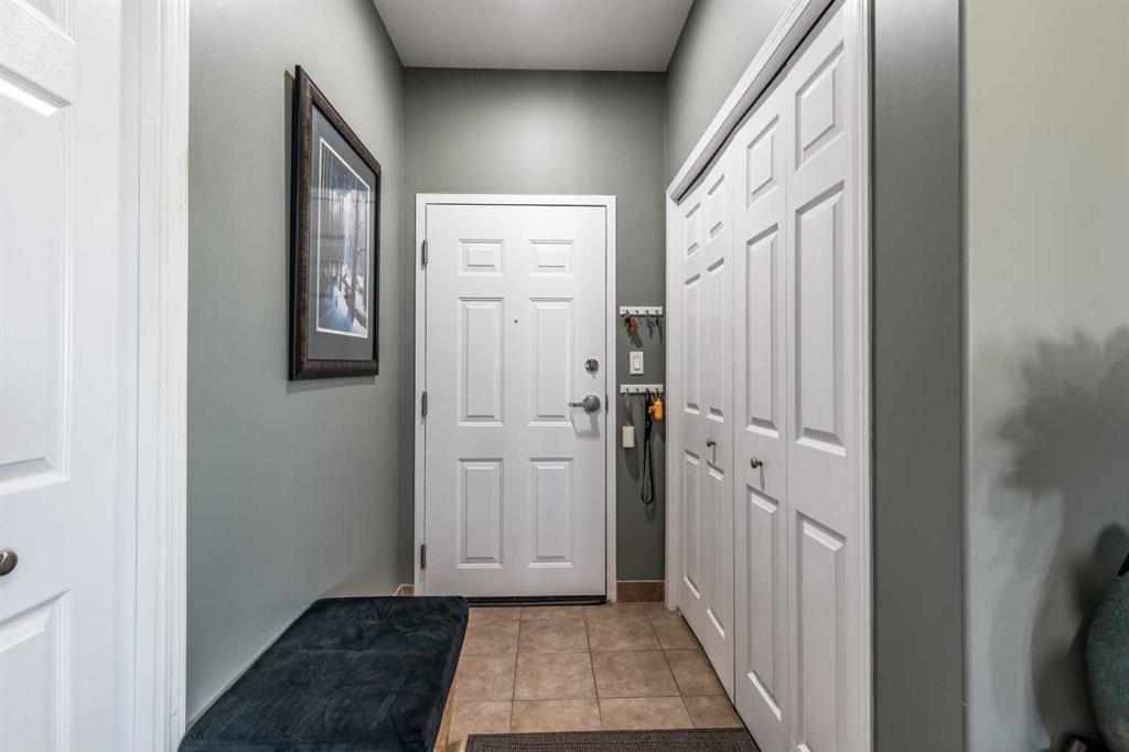 #209 105 Main Street S