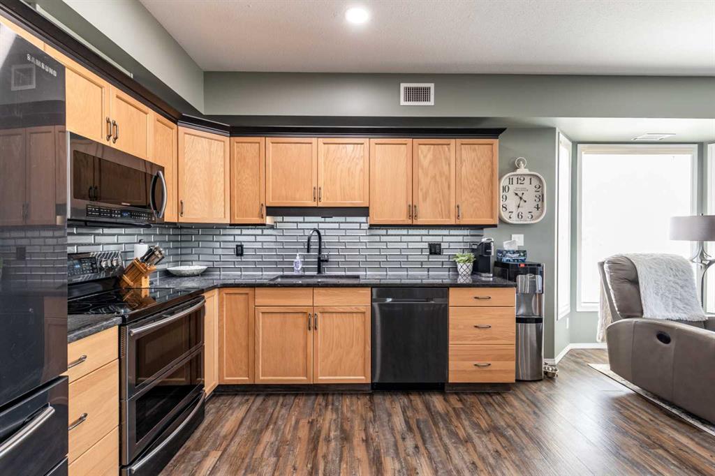 #209 105 Main Street S