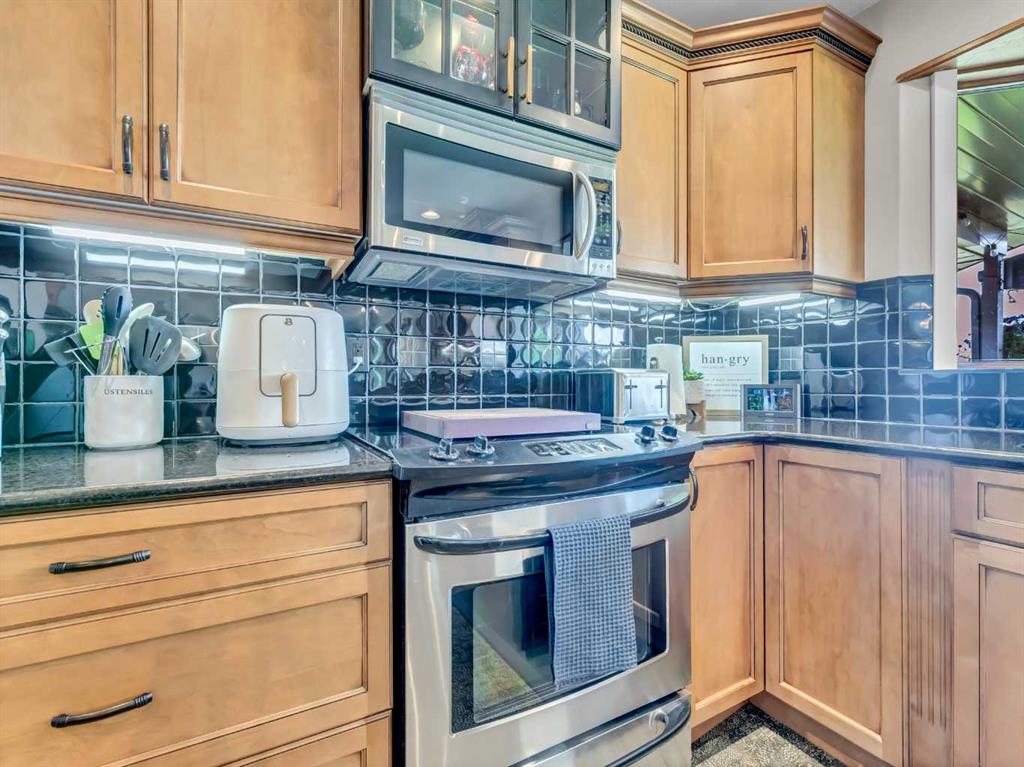 18 Cook Court SE