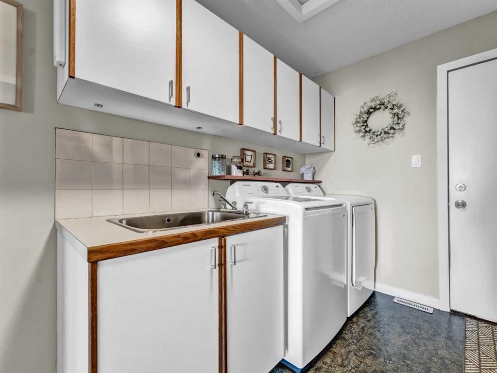 18 Cook Court SE