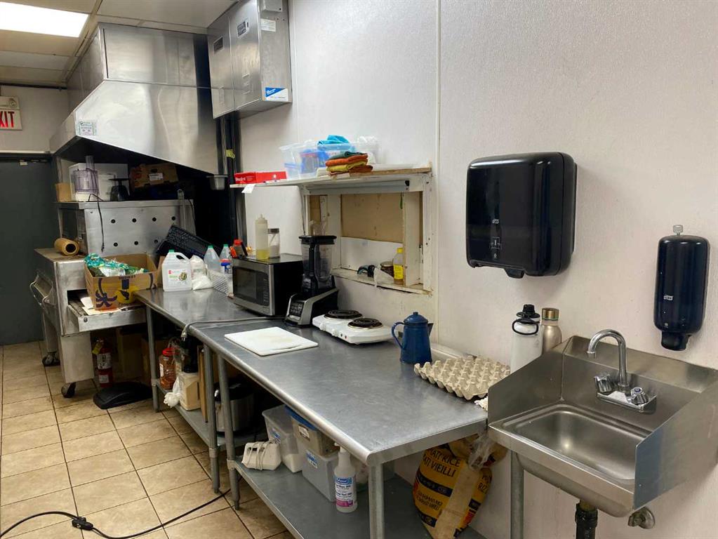 636 2nd Street W