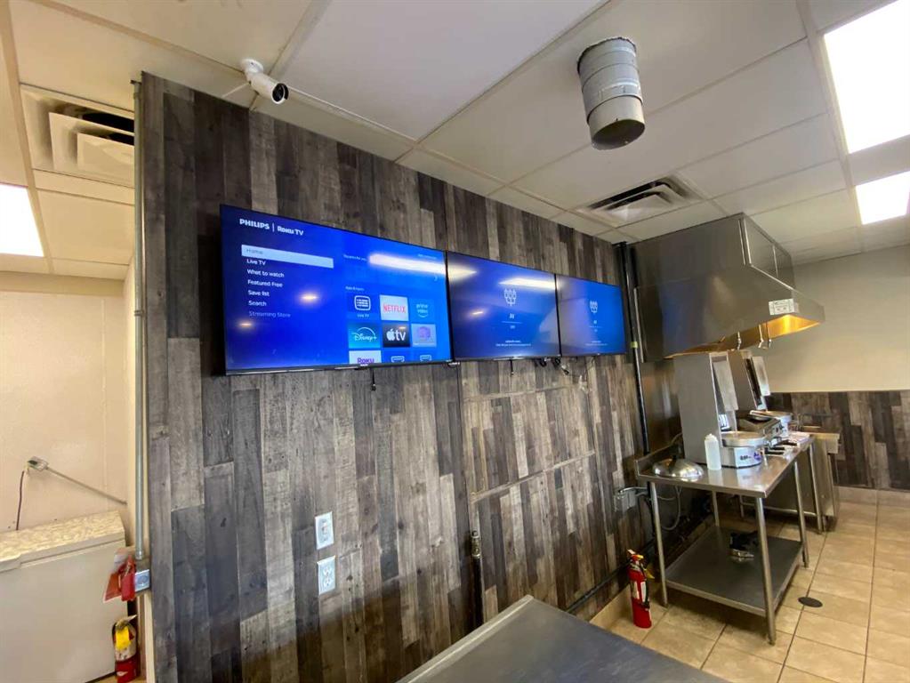 636 2nd Street W
