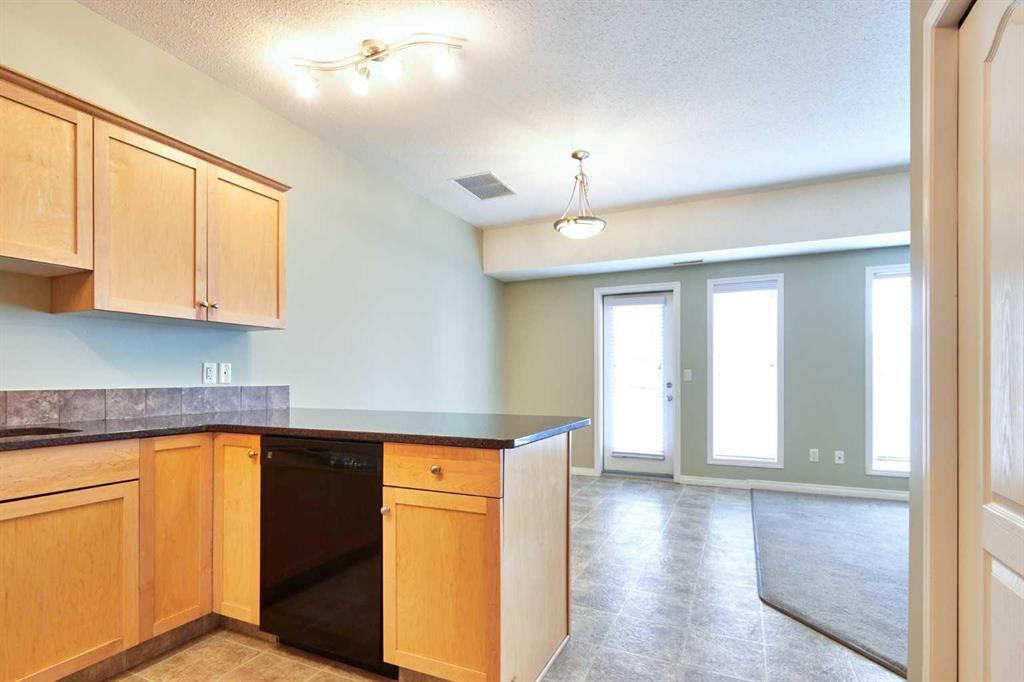 #37 298 Somerset Way SE