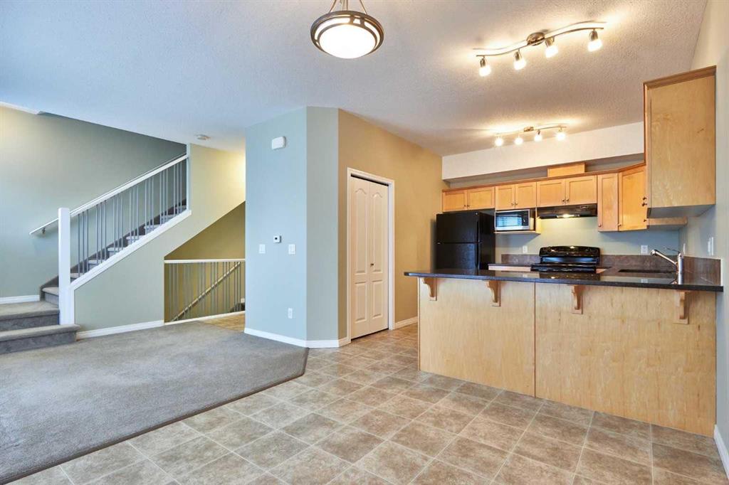 #37 298 Somerset Way SE
