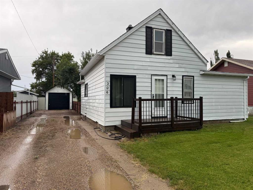 306 3 Street W, Foremost