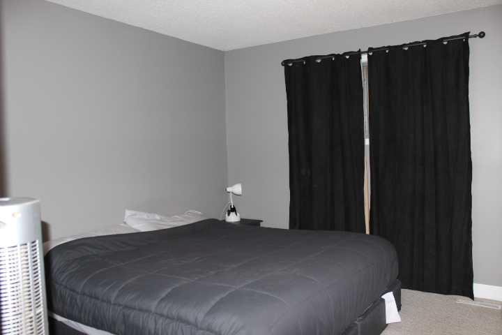 306 3 Street W