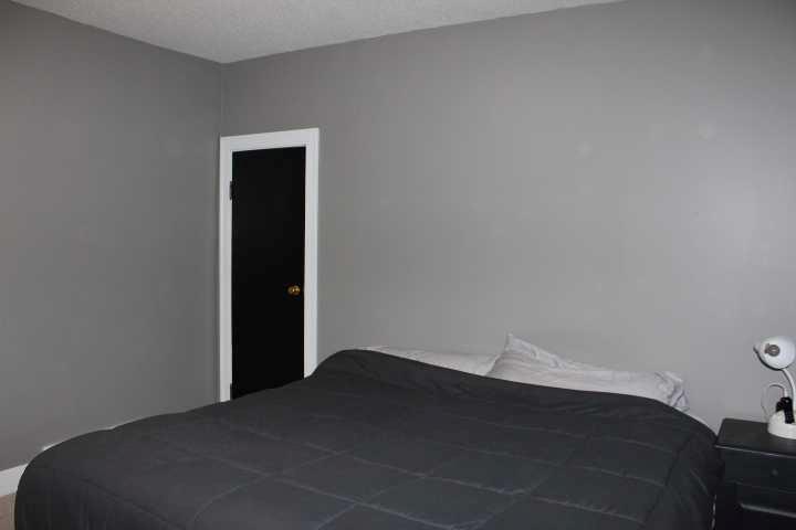 306 3 Street W