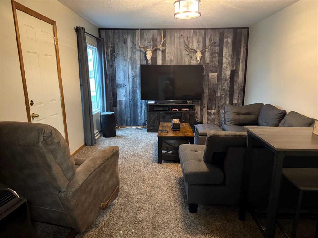 306 3 Street W
