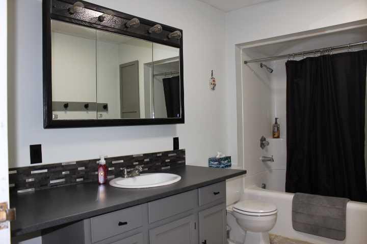 306 3 Street W
