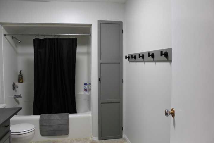 306 3 Street W