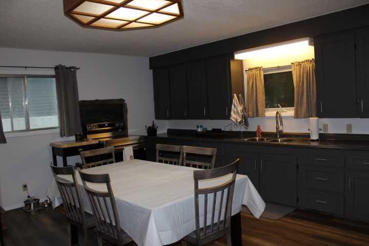 306 3 Street W