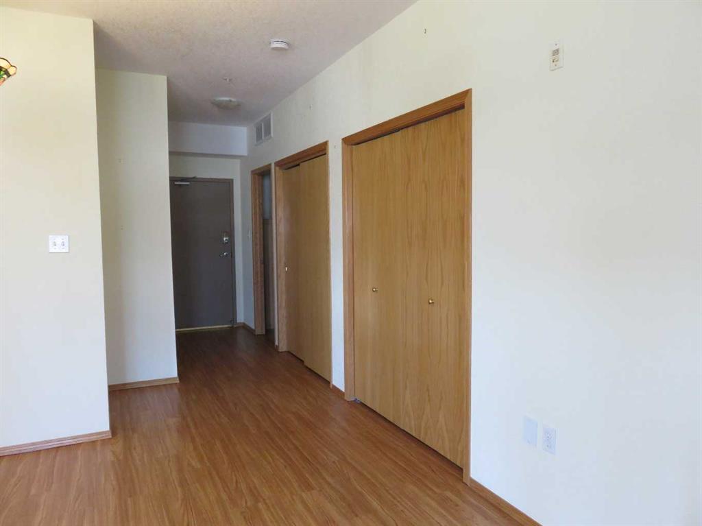 #210 194 Sunrise Circle SW