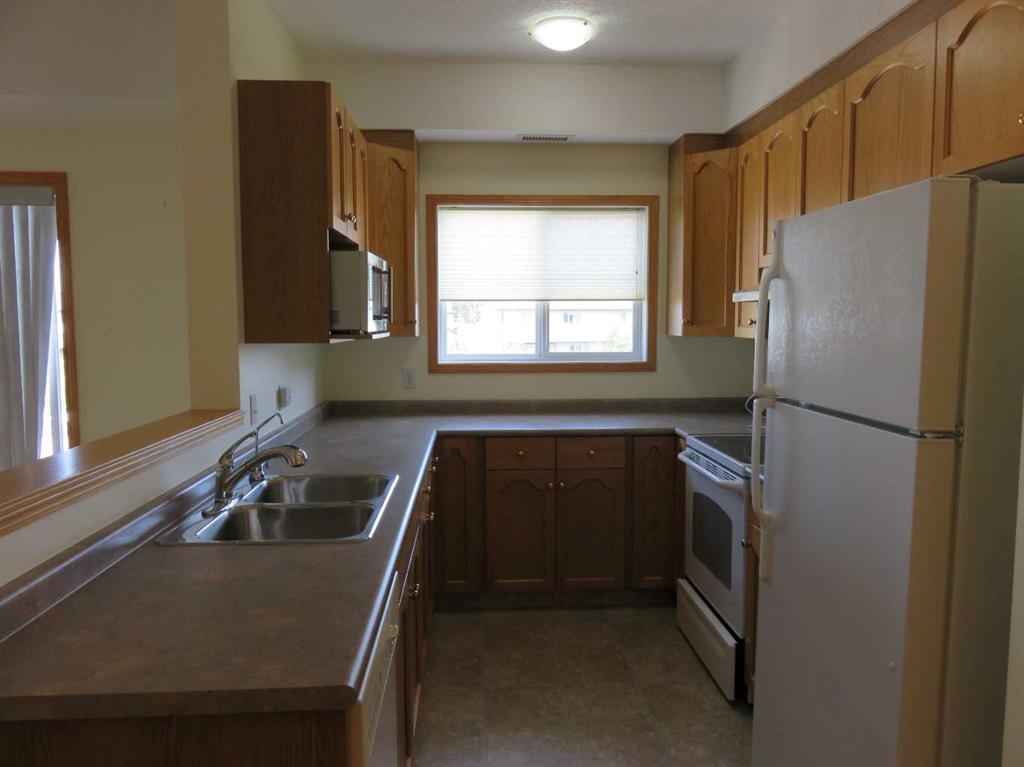 #210 194 Sunrise Circle SW