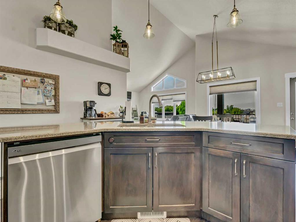 84 Somerside Way SE