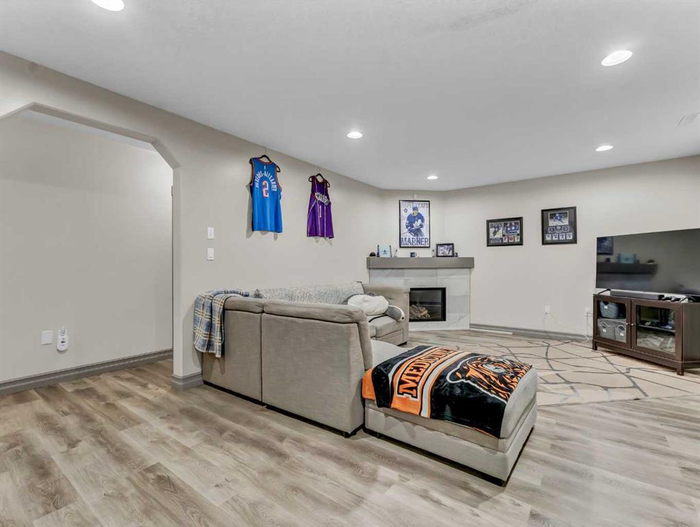 84 Somerside Way SE